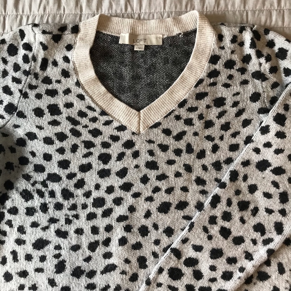 LOFT Sweater - Picture 2 of 2